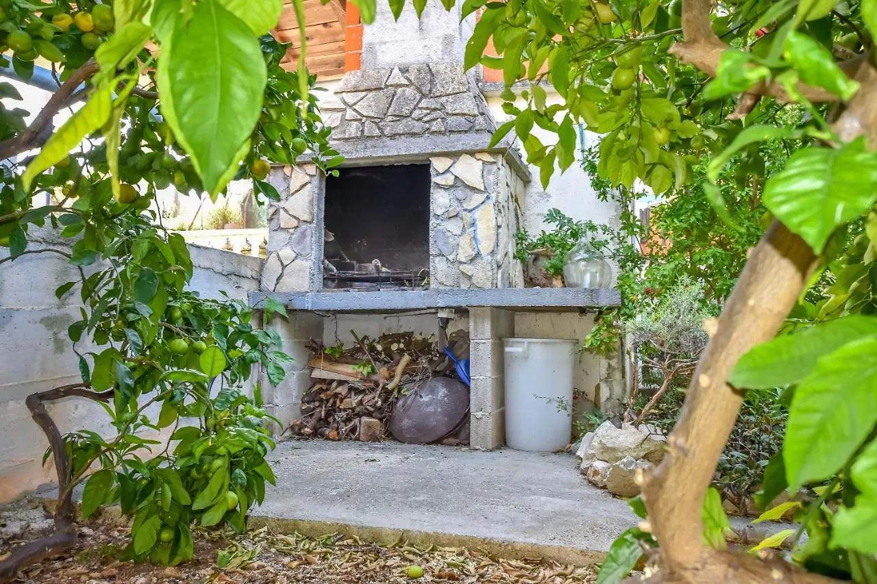 House Panula Villa Mali Iz Holiday home